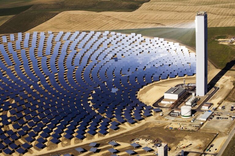 Solar thermal power plant construction
