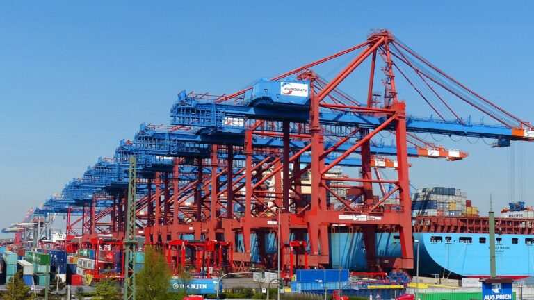 container bridge, container, container handling-1367606.jpg