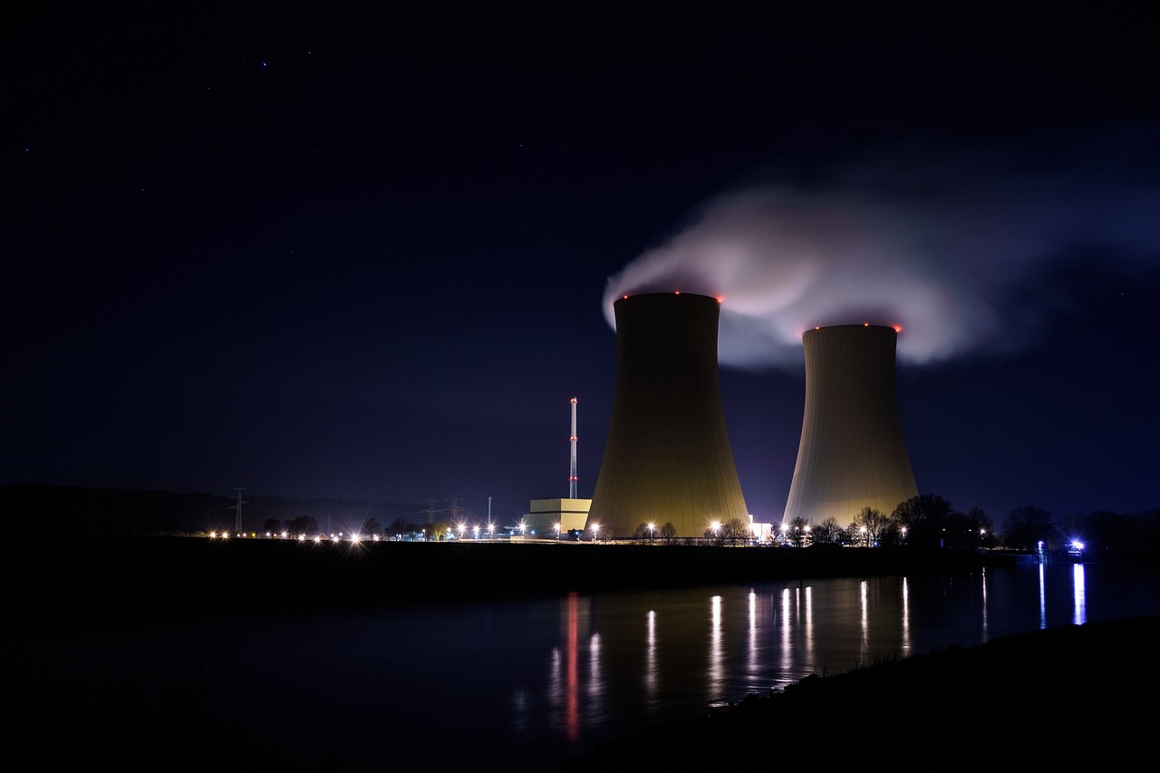 power plant, melancholy, smoke-1119720.jpg