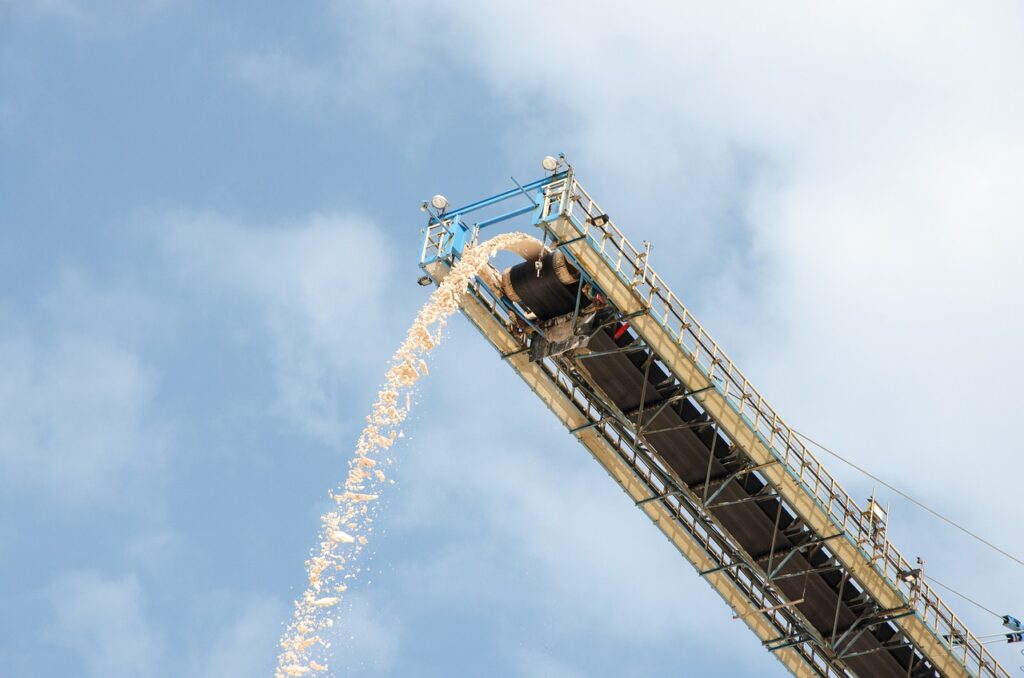 conveyor belt, salt, overburden-3471181.jpg