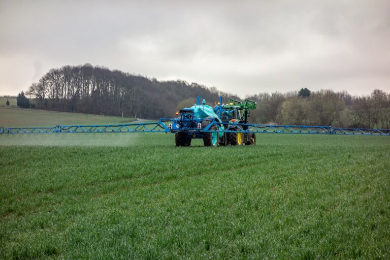tractor, fertilizer, pesticide-4217686.jpg