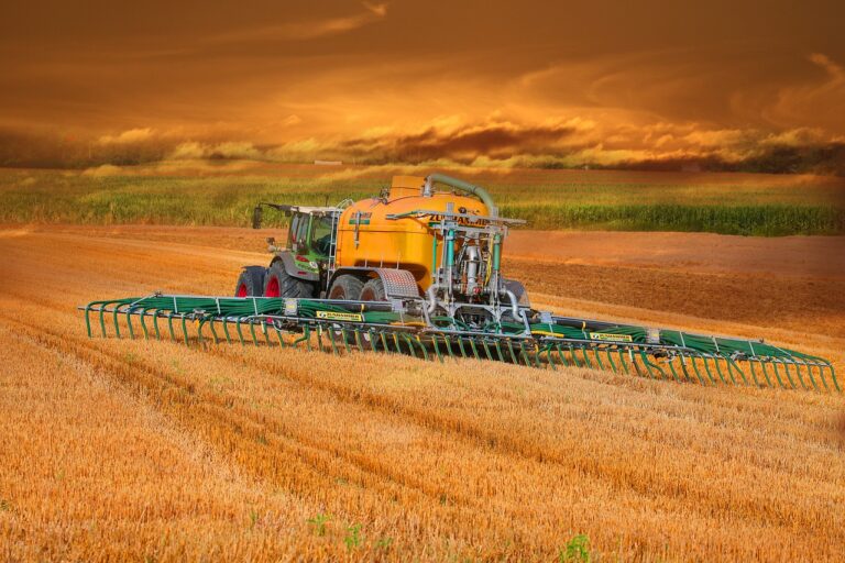 tractor, field, slurry-6544592.jpg