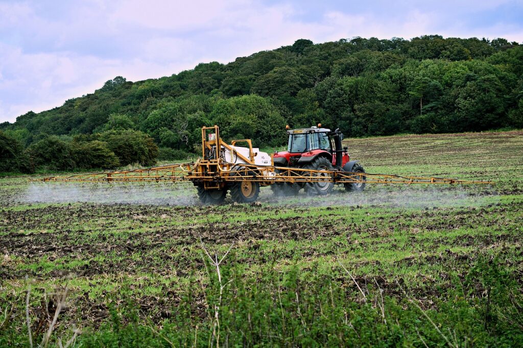 tractor, field, spray-5791832.jpg