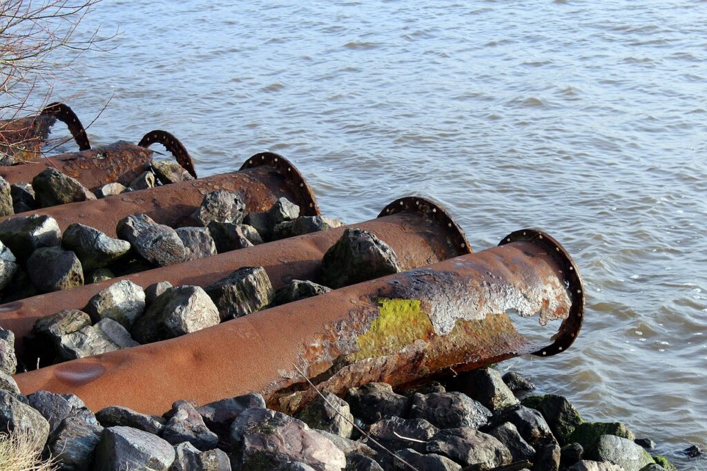 tube, rust, erosion-573482.jpg