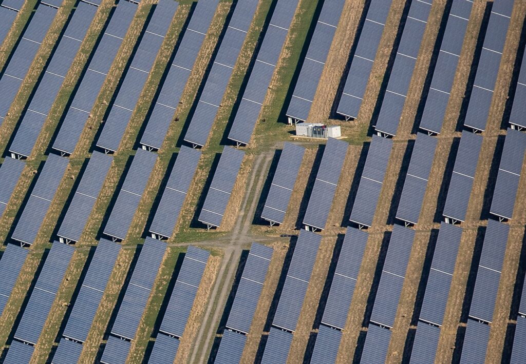 solar farm, solar panels, renewable energy-6619504.jpg